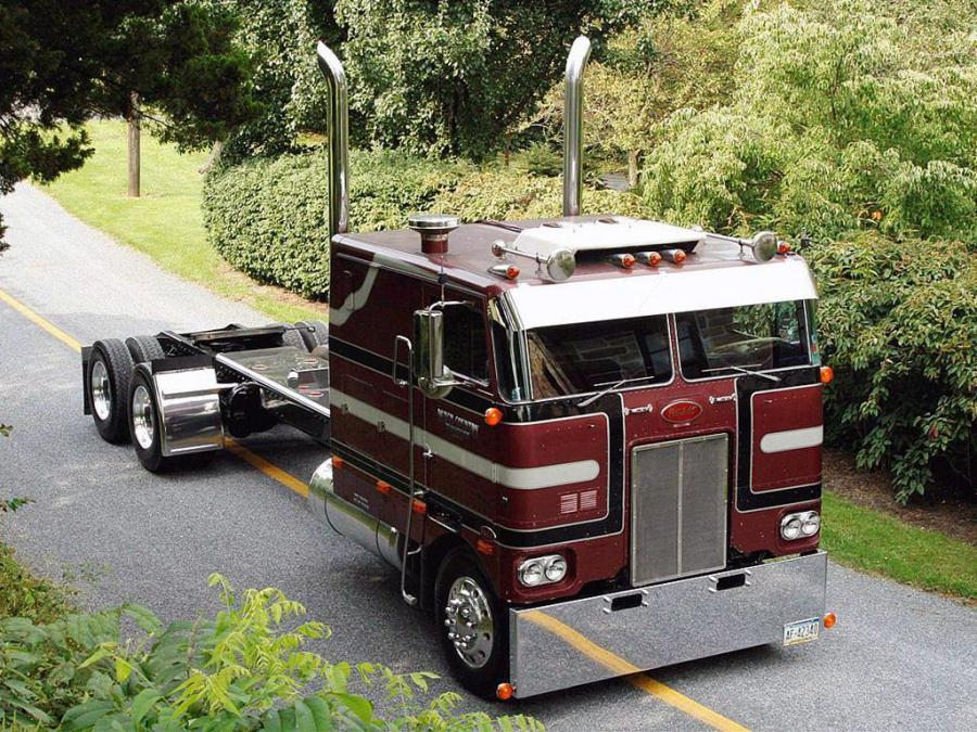  Peterbilt 352 6x4 Tractor 1969 года  (NA) (фото 2 из 9)
